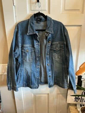 H& M Jean jacket!  Plus size 24W! Excellent condition!